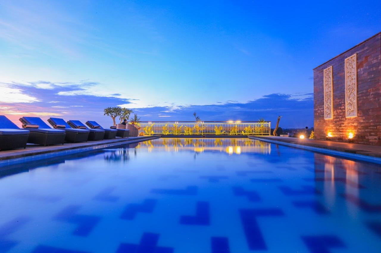 Canggu Dream Village Hotel And Suites Exterior photo